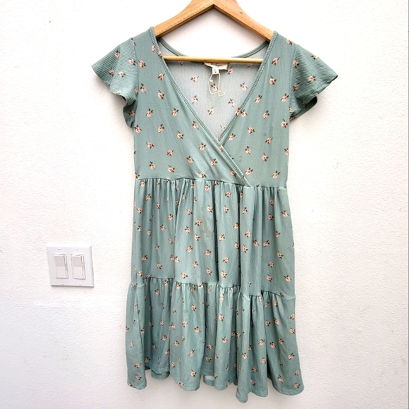 Mint Green Flower dress by Jessica Simpson - Picture 2 of 7